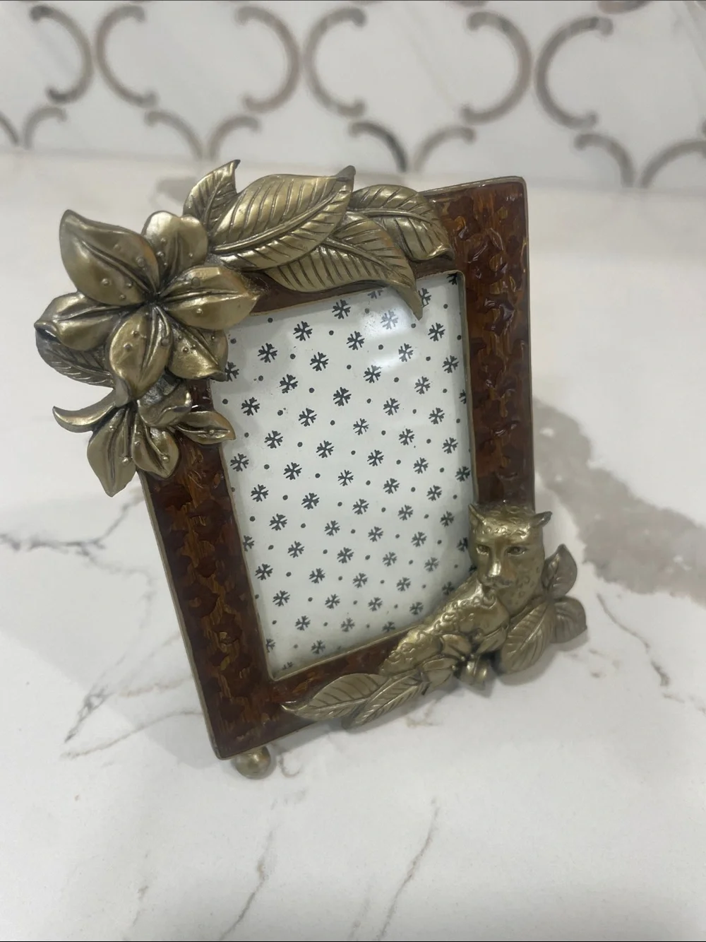 Brass-Accented Brown Floral Photo Frame - Elegant Home Accent